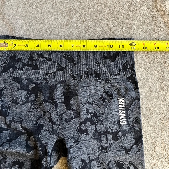 Gymshark Adapt Camo Scrunch Butt Leggings - Picture 8 of 11